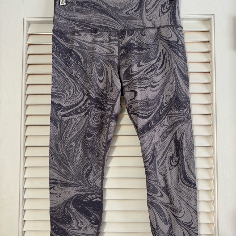 Athleta Cropped Patterned Leggings